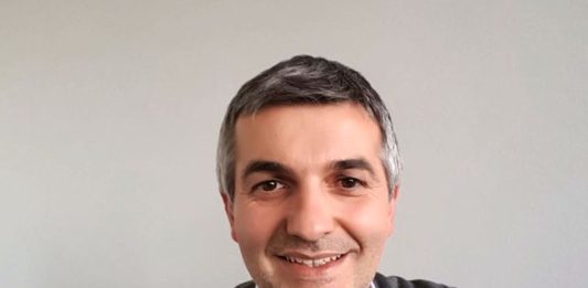 Pd, si spacca pure la terna dei sindaci: Addabbo e Iavarone lasciano il partito, Marino resta