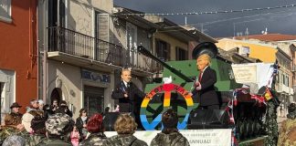 Cerreto, successo di pubblico per lo spettacolo dei carri di Carnevale
