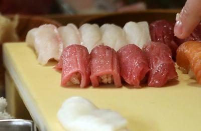 Pesce crudo e rischio epatite, l’immunologo: “Ecco quando può accadere”