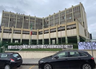 Caso asilo, le suore fanno scena muta: risponde solo un’educatrice, tensione davanti al Tribunale