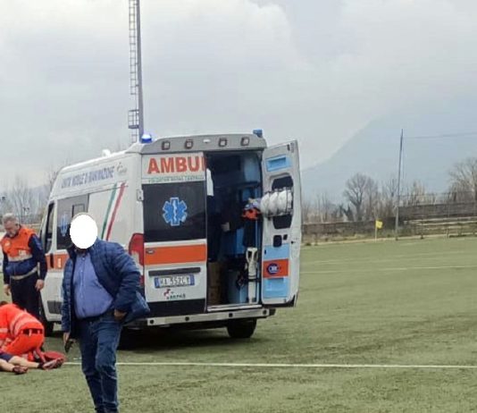 Paura a Montesarchio: 16enne ha arresto cardiaco durante una partita, salvato dal 118