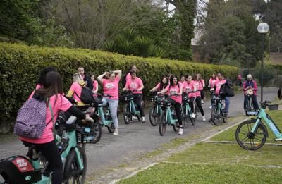 Prevenzione, a Roma la pedalata del Policlinico Campus Bio-medico contro il tumore al seno