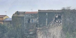 Paura a Castelvetere, frana fa crollare parte di un’edificio