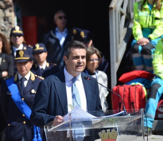 Festa della Polizia, il questore Leuci: «Reati in calo ma guardia sempre alta»