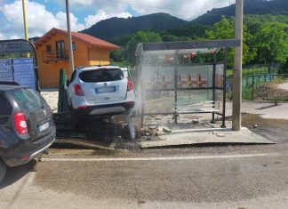 Limatola – Auto distrugge conduttura idrica