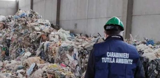 Traffico illecito di rifiuti tra Puglia e Campania, misura anche per un imprenditore di Airola