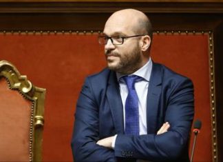 Giornata mondiale sclerosi multipla, Fontana: “Dietro malattia famiglie che meritano dignità”
