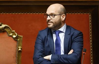 Giornata mondiale sclerosi multipla, Fontana: “Dietro malattia famiglie che meritano dignità”
