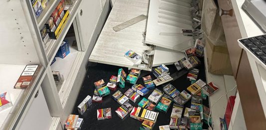 Tornano i furti, svaligiato bar-tabacchi: portati via contanti, sigarette e ‘Gratta e Vinci’