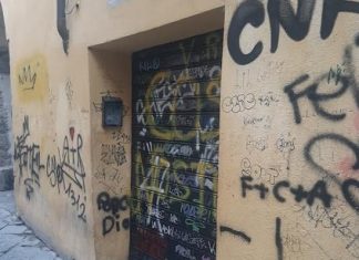 “Graffiti selvaggi in centro storico”, la denuncia del Comitato