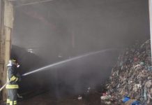 Impianto compostaggio Sassinoro, rifiuti a fuoco. Il sindaco: “Sistema antincendio non ha funzionato”