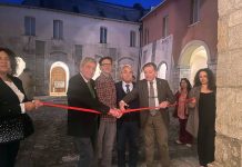 Cerreto, successo per l’inaugurazione della mostra ‘Sacro e Profano’ di Domizio Cassella
