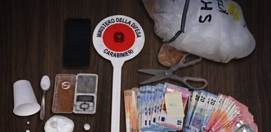 Blitz antidroga dei Carabinieri: coppia arrestata