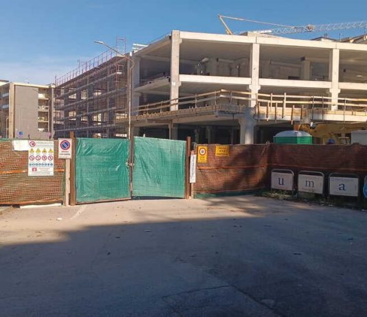 Scuole ‘Torre-Sala’ e ‘Bosco Lucarelli’ ed area ex Malies-Orsoline, troppi ritardi: l’opposizione incalza