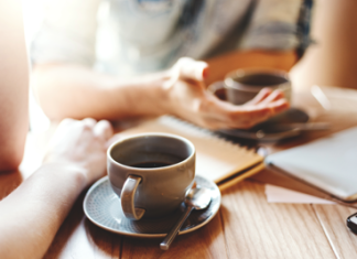 Salute, cardiologi Usa: “Con massimo 5 tazze al giorno di caffè caffeinato sicurezza e possibili benefici”