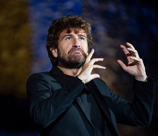 Alessandro Siani chiude Città Spettacolo: appuntamento al 30 agosto alessandro siani