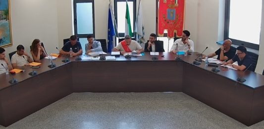 Calvi – Bollette non pagate: stangata da 200mila euro per il Comune