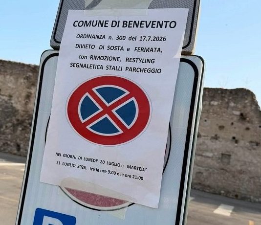 Nuove limitazioni in piazza Pacca e corso Dante, cittadini e residente infuriati: “Ora basta”