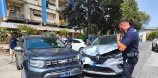 Scontro tra due auto: tanta paura, ma nessun ferito