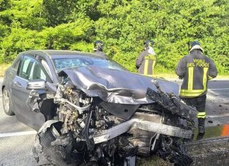 Scontro tra auto sulla Statale 87: 4 feriti, bambina in codice rosso
