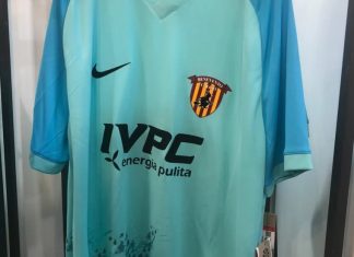 Benevento, la maglia celebrativa è un omaggio ai 20 anni di era Vigorito