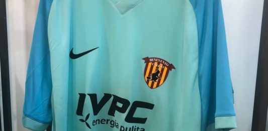 Benevento, la maglia celebrativa è un omaggio ai 20 anni di era Vigorito