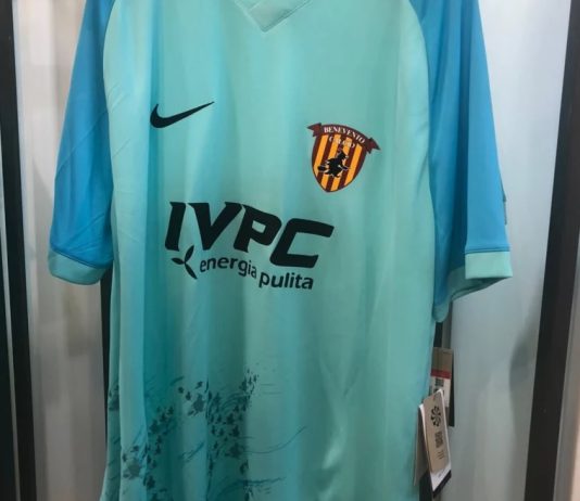 Benevento, la maglia celebrativa è un omaggio ai 20 anni di era Vigorito