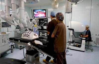Policlinico di Milano primo ospedale pubblico con robot chirurgici provenienti dalla Cina