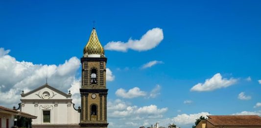 Festa in Piazza Umberto I per i 100 anni: l’Amorosi fa i conti con la storia