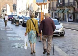 Emergenza caldo, sos anziani: “Rischio aritmie e cali pressione”