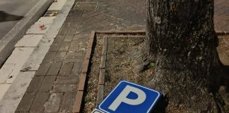 Ferito a bottigliate dopo aver subito insulti razzisti, poi l’assalto del branco: giovane guineano ferito a San Giorgio del Sannio, denunciato 26enne
