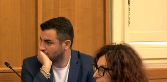 Caso Trotta, Megna e Farese: “Comune attivi i poteri sostitutivi e chiarisca chi ha incassato i soldi non dovuti della sosta”