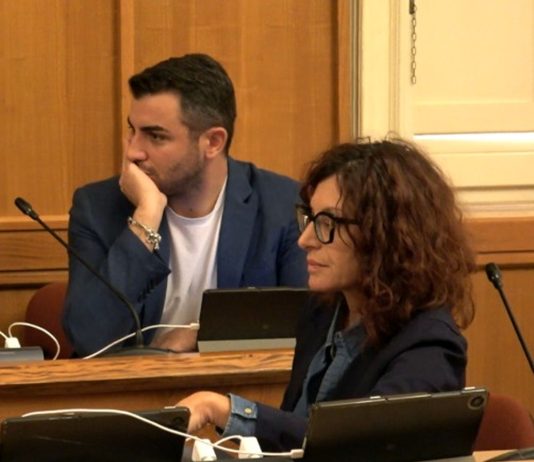 Caso Trotta, Megna e Farese: “Comune attivi i poteri sostitutivi e chiarisca chi ha incassato i soldi non dovuti della sosta”