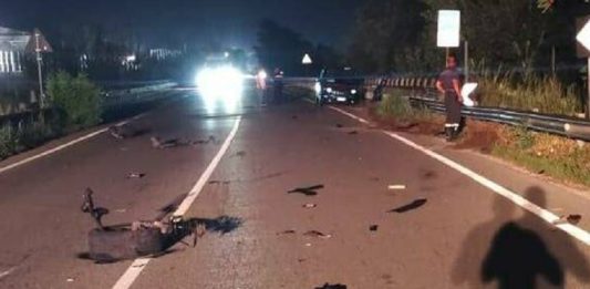 Schianto nella notte sulla Fondovalle Isclero, feriti sei giovani