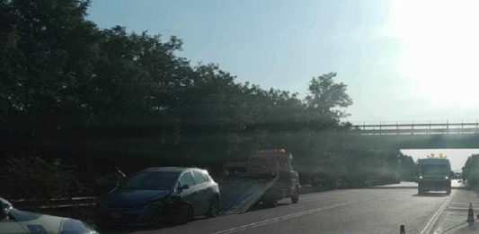Ennesimo incidente sulla Telesina: scontro tra tre auto, un ferito e traffico paralizzato