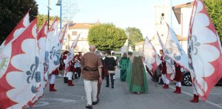 Cavalieri, vessilli e costumi: Buonalbergo celebra Alberada