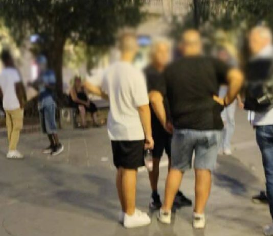 Padre e figli aggrediti a bottigliate, fermato un 20enne egiziano: ora è stretta sulla sicurezza