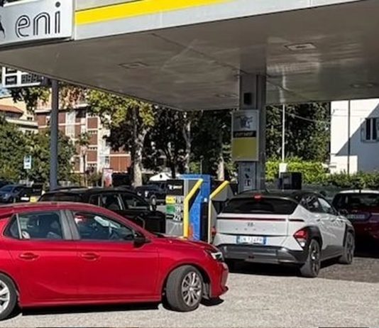 Carburanti, continua l’assalto ai distributori in città e in provincia
