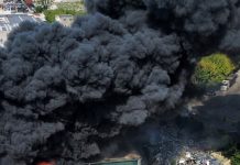 A fuoco deposito di rifiuti ad Airola, torna la paura