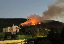 Vasto incendio a Sant’Agata de’ Goti, intervengono gli elicotteri