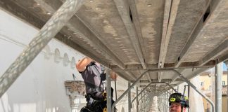 Cade da un’impalcatura, operaio 57enne lotta per la vita