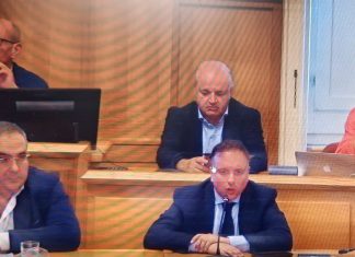 Miasmi, alta tensione in Consiglio. Picucci: “Siamo stati vigili”. Le opposizioni: “Vogliamo risposte”