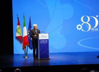 Mattarella: “Funzionari pubblici a servizio esclusivo della Nazione”