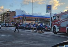 Carburanti, autocisterna in città scortata dalla Polizia: caos e traffico in via Nenni