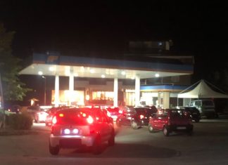Ai distributori di carburante continuano a registrarsi code