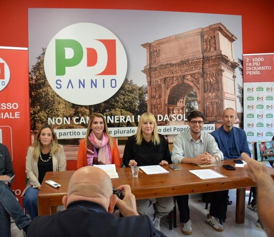 Mancate dimissioni di Parente, dieci consiglieri sull’Aventino: commissioni disertate