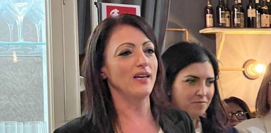 Salvò la vita a due bambini che rischiavano di soffocare, altro riconoscimento per Pasqualina Ruggiero