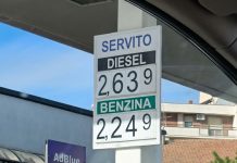 Torna la disponibilità di carburanti, ma i prezzi sono alle stelle: il diesel tocca i 2,63 euro a litro