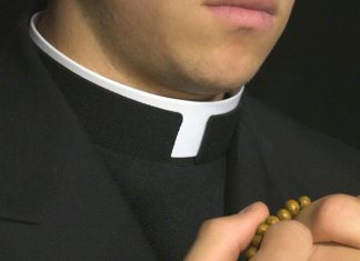 Sacerdote trasferito, il caso che agita Ceppaloni: alla base ci sarebbe una relazione sentimentale