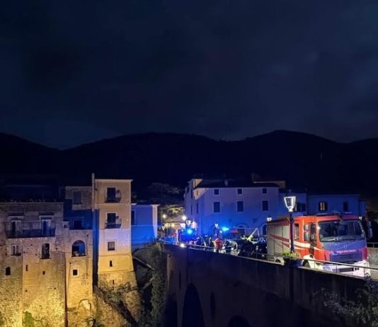 Madre da poche settimane, si toglie la vita a 32 anni buttandosi da un ponte: dramma a Sant’Agata de’ Goti